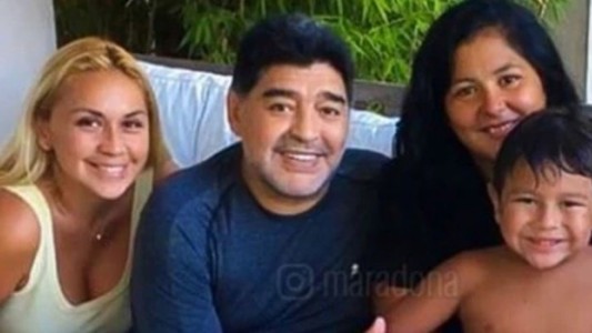 ¿Volvió el amor?: la foto de Diego Maradona y Verònica Ojeda, juntos