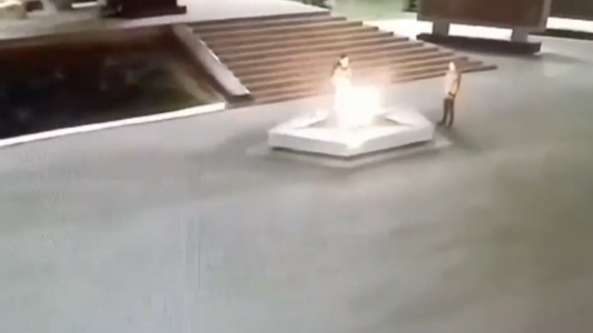 La llama eterna que apagó el vandalismo adolescente