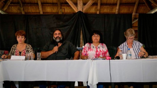 La mayoría de los gremios docentes aceptó la oferta salarial de Vidal