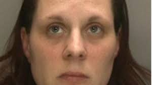 Golpeó a su hija hasta matarla porque lloraba: antes compró cocaína mientras agonizaba