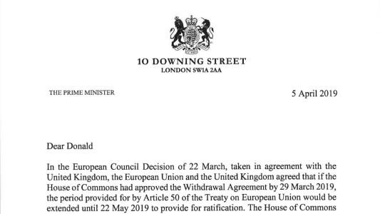 May pide a la UE un aplazamiento del Brexit hasta el 30 de junio