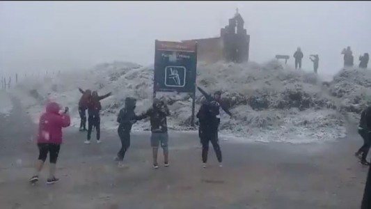 La nieve llegó a la puna salteña