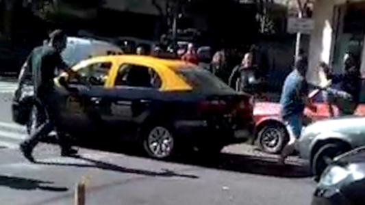 Prisión domiciliaria para el taxista que atacó a un conductor en Villa Urquiza