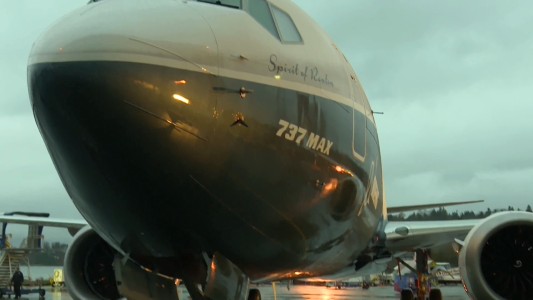 Boeing reducirá la producción mensual de 737