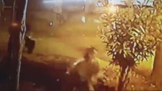 Nena no quiere volver a una plaza donde motochorro le robó la tablet