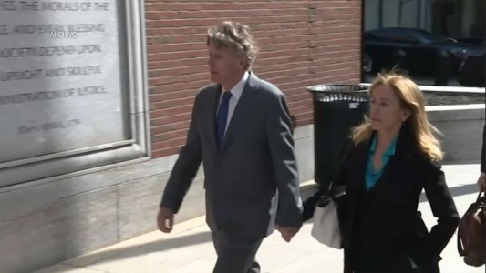 La actriz Felicity Huffman se declaró culpable en el escándalo de sobornos