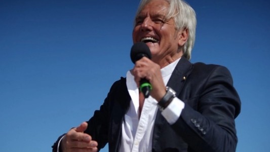 La familia de Sergio Denis quiere trasladar al cantante a Buenos Aires cuanto antes