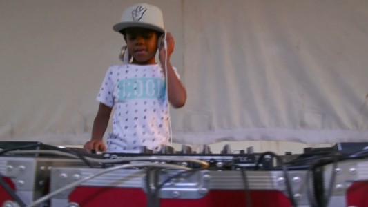 El Dj más joven del mundo