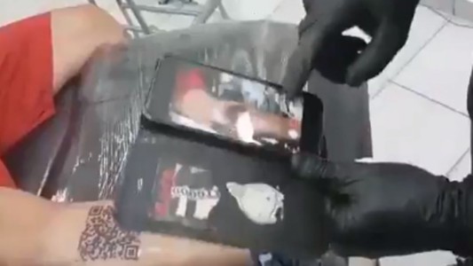 Un hincha de River se tatuó el código QR con los goles de la final a Boca, pero le borraron los videos de Youtube