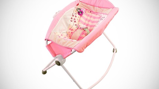 Retiran un moisés del mercado tras la muerte de 30 bebés