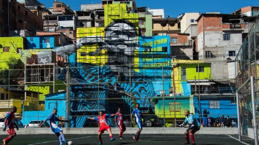 Lanzaron la enciclopedia "WikiFavelas", con historia, geografía y definición de roles en esos barrios