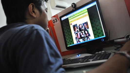 Control de edad obligatorio para sitios porno: "Es una primicia mundial"