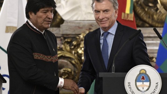 Macri y Morales avanzaron en integración energética, salud y la venta de aviones Pampa