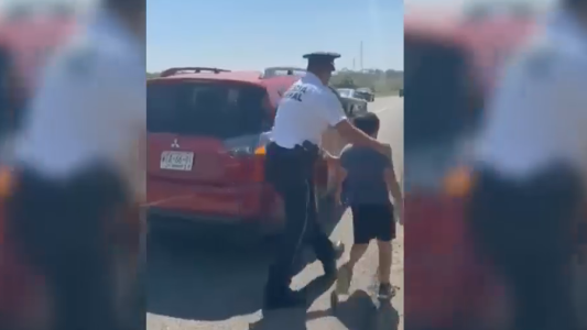 Insólita persecución policial a padres que se olvidaron a su hijo