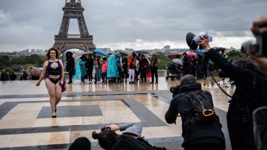 "Mi cuerpo es hermoso": desfile contra la dictadura de modistas