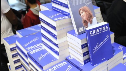 Bonadio quiere embargar las regalía del libro de Cristina Kirchner