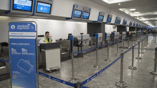 Por una medida de fuerza sorpresiva de aeronavegantes, se cancelaron varios vuelos