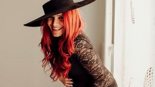 Está embarazada de 8 meses y sigue levantando pesas: la mataron en las redes sociales