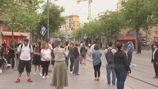 Israel se paraliza para recordar a las millones de víctimas del Holocausto