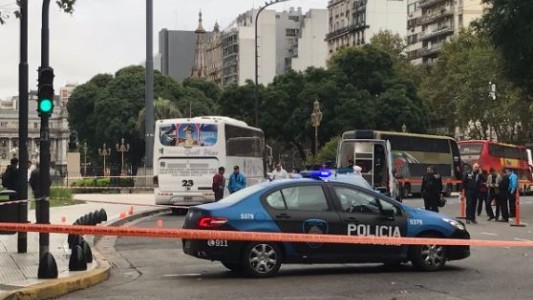 El diputado Héctor Olivares resultó gravemente herido en un ataque a metros del Congreso