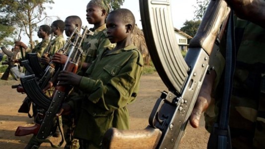 Liberan a 900 niños soldados que luchaban contra Boko Haram