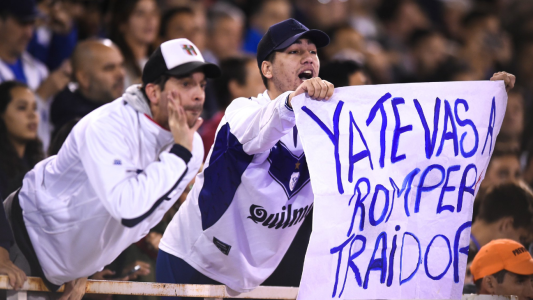 Como Messi, ellos tampoco cantan el himno