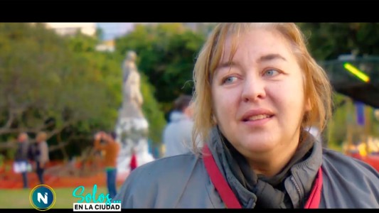 "Solos en la ciudad": ¿cómo llevan el día a día?