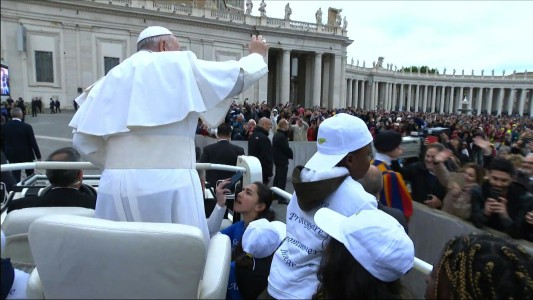 Un paseo en papamóvil