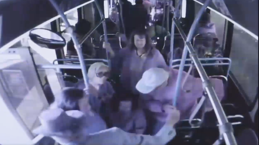 El empujón asesino más desalmado