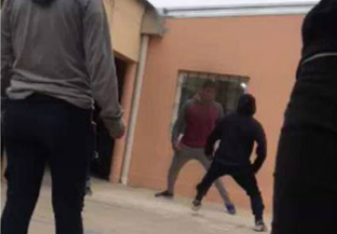 Video: un estudiante armado con una faca amenazó a otro en el patio de una escuela santafesina