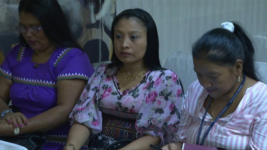 Indígenas de Panamá contra Nike por uso de símbolo ancestral