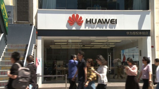 Operadores en Japón y el Reino Unido abandonan a Huawei