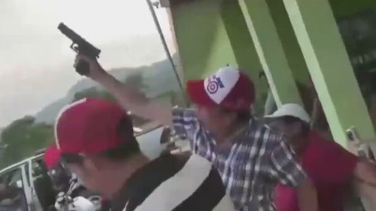 El candidato que es auténtico tiro al aire