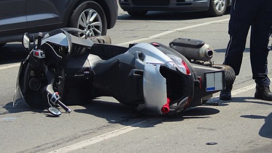 El caso del hombre que tuvo una erección de 9 días tras caerse de la moto