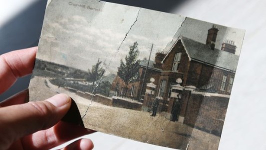 Halló en su buzón una postal enviada hace 112 años