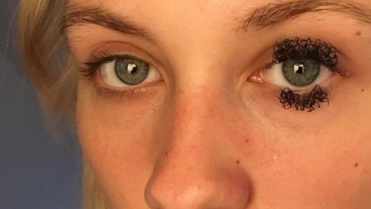 La extraña moda de las pestañas con rulos que impactó en Instagram
