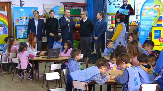 Junto a Vidal, Macri criticó el plan Conectar Igualdad y lanzó el programa Aprender Conectados