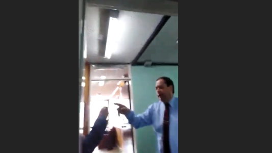 Una periodista fue golpeada por su jefe al reclamar pago atrasado