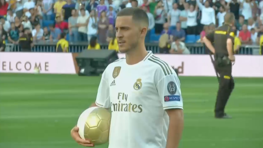 Una multitud en la presentación del nuevo galáctico del Real Madrid