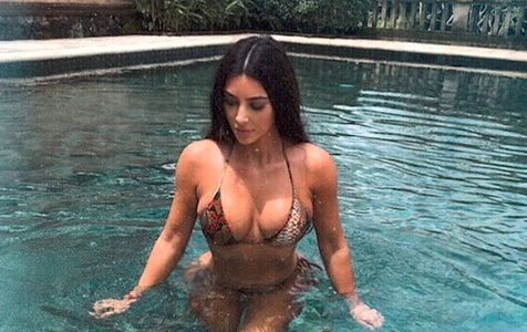 Kim Kardashian reveló en un video cómo hace para cubrir su psoriasis