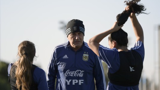 "Con estas chicas voy a donde sea", dijo el DT de la selección femenina de fútbol
