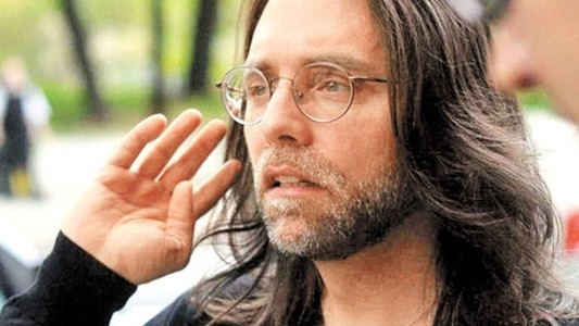 Gurú de autoayuda es declarado culpable en caso de esclavitud sexual