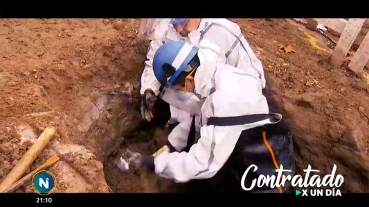 Contratado por un día: Roberto Funes Ugarte se prueba como obrero sanitario