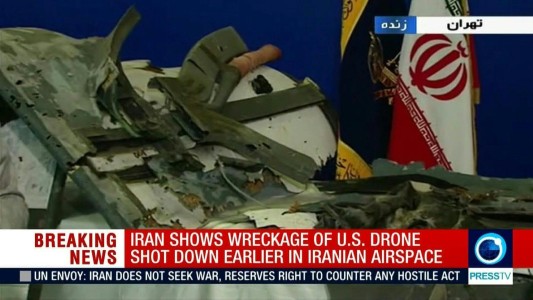TV iraní difunde imágenes de restos de dron estadounidense