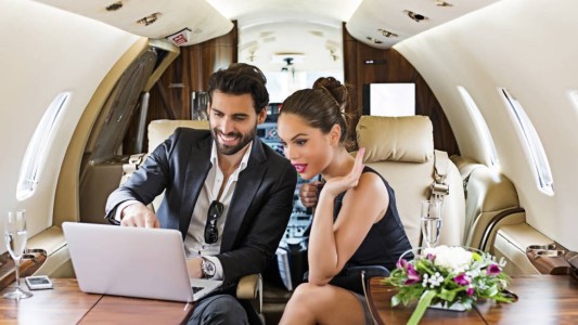 Multimillonarios estadounidenses piden que les cobren más impuestos