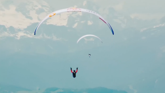 Una carrera en el cielo de los Alpes