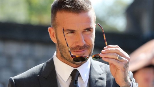 Elaboraron un queso que contiene las bacterias de los pies de David Beckham