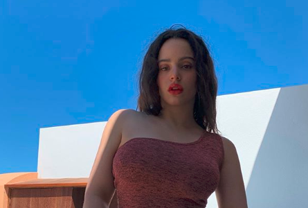 Cataratas de likes para Rosalía en Instagram por una foto en bikini