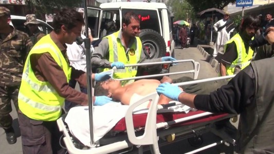 Un centenar de heridos en ataque terrorista en Kabul