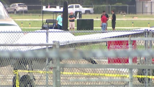 Mueren 10 personas al estrellarse avión en Texas